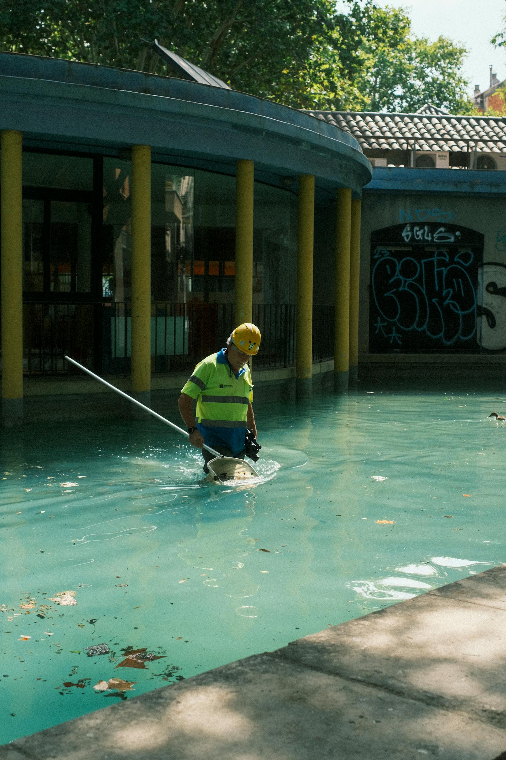 How to Start a Profitable Pool Cleaning Business in South Africa